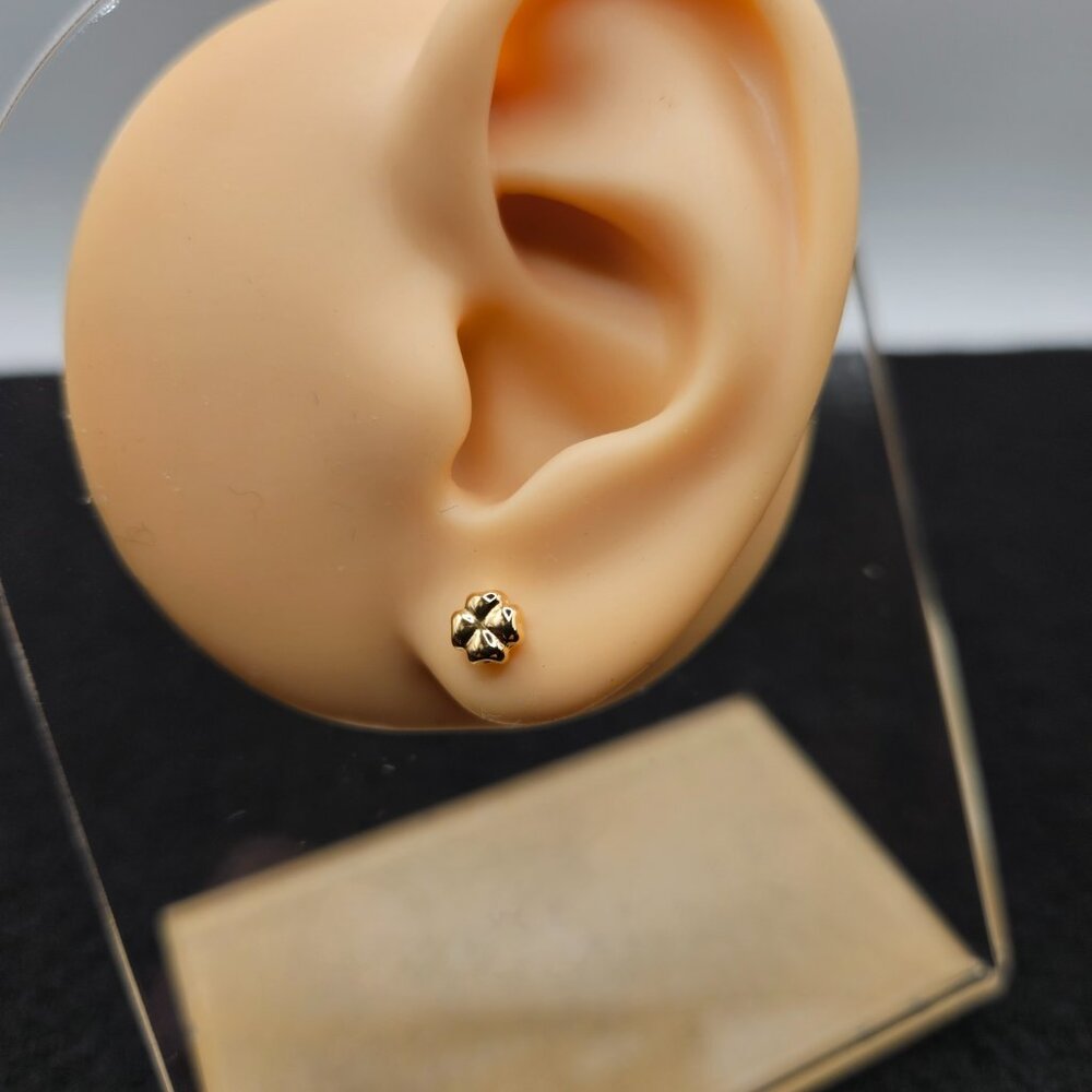 NEW 4mm clover leaf earrings 18k Gold Stamped